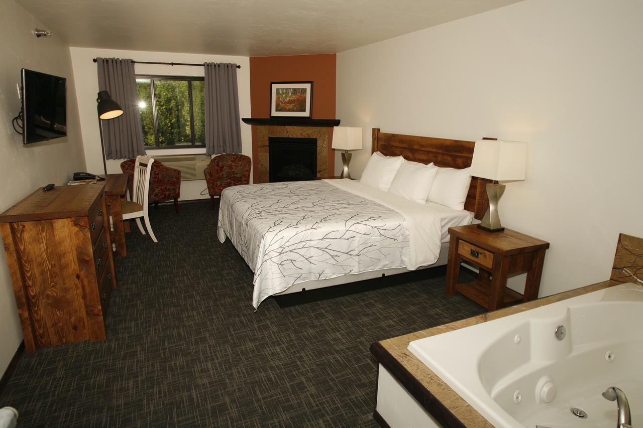 Open Hearth Lodge Sister Bay Exterior foto