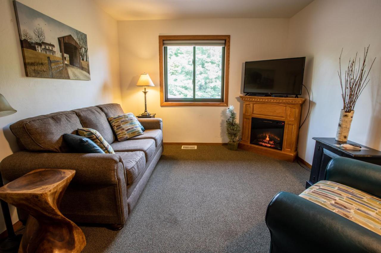 Open Hearth Lodge Sister Bay Exterior foto